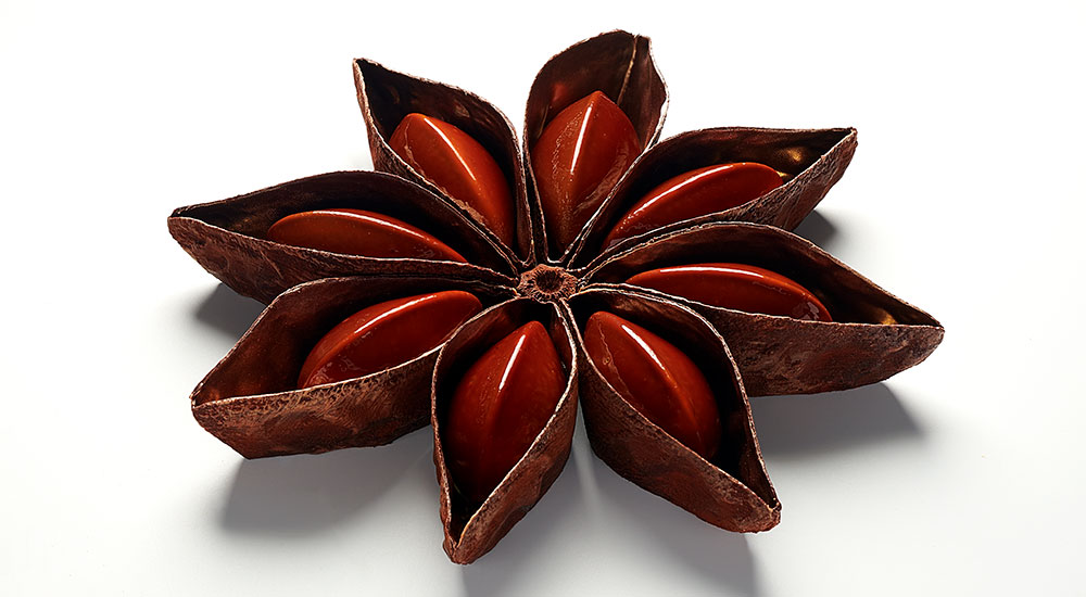 La bûche du Shangri-La Hotel Paris par Maxence Barbot © Laurent Fau