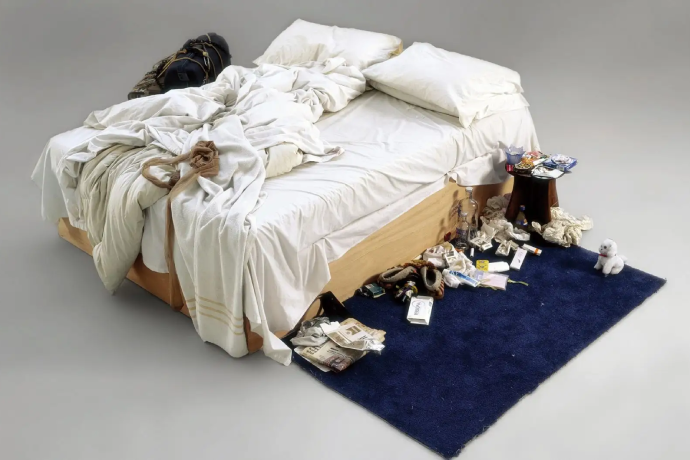 "My Bed" de Tracey Emin : Quand l'Art Se Couche Dans la Réalité