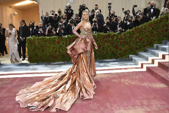 NEW YORK DRESS DU MET GALA